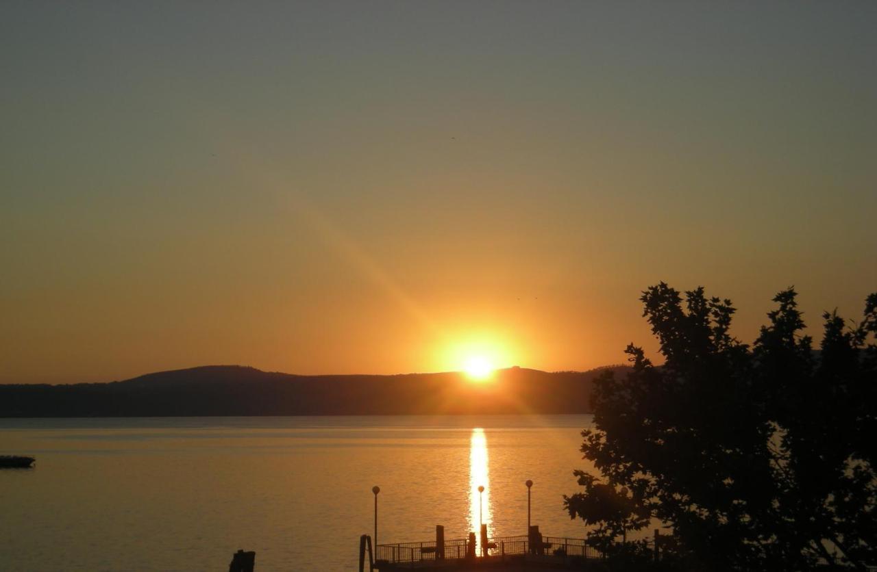Iride Sul Lago 1 Via Principessa Jolanda 10-Piazza Del Molo Anguillara Sabazia Kültér fotó