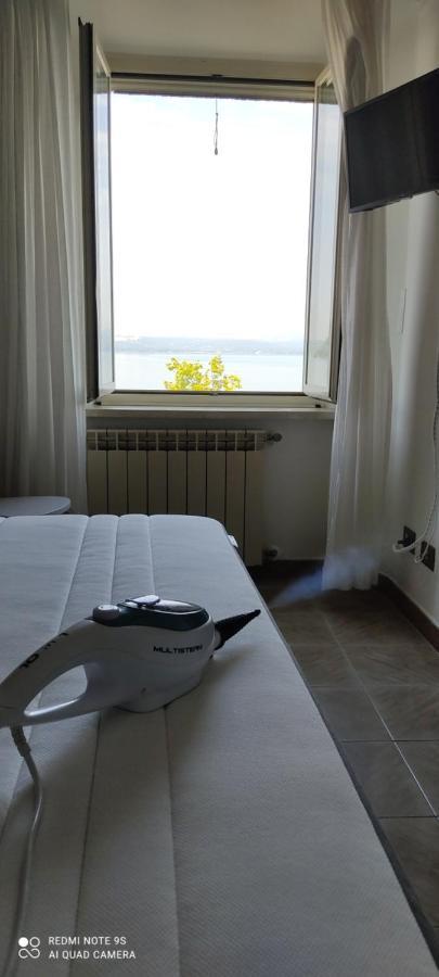 Iride Sul Lago 1 Via Principessa Jolanda 10-Piazza Del Molo Anguillara Sabazia Kültér fotó