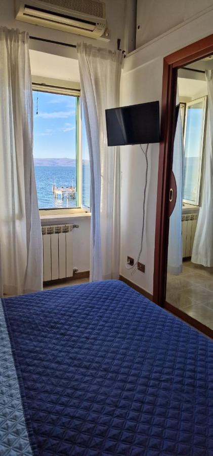 Iride Sul Lago 1 Via Principessa Jolanda 10-Piazza Del Molo Anguillara Sabazia Kültér fotó